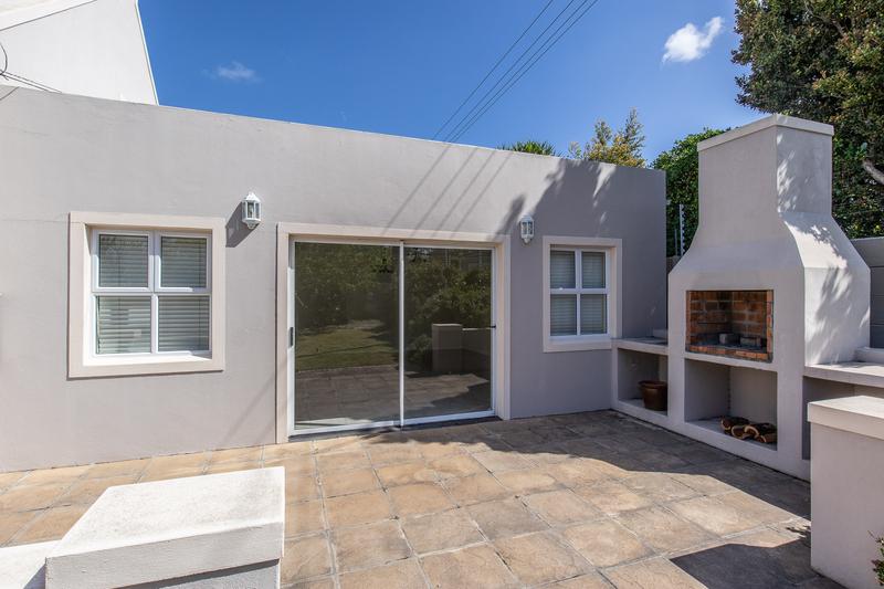 3 Bedroom Property for Sale in Meadowridge Western Cape